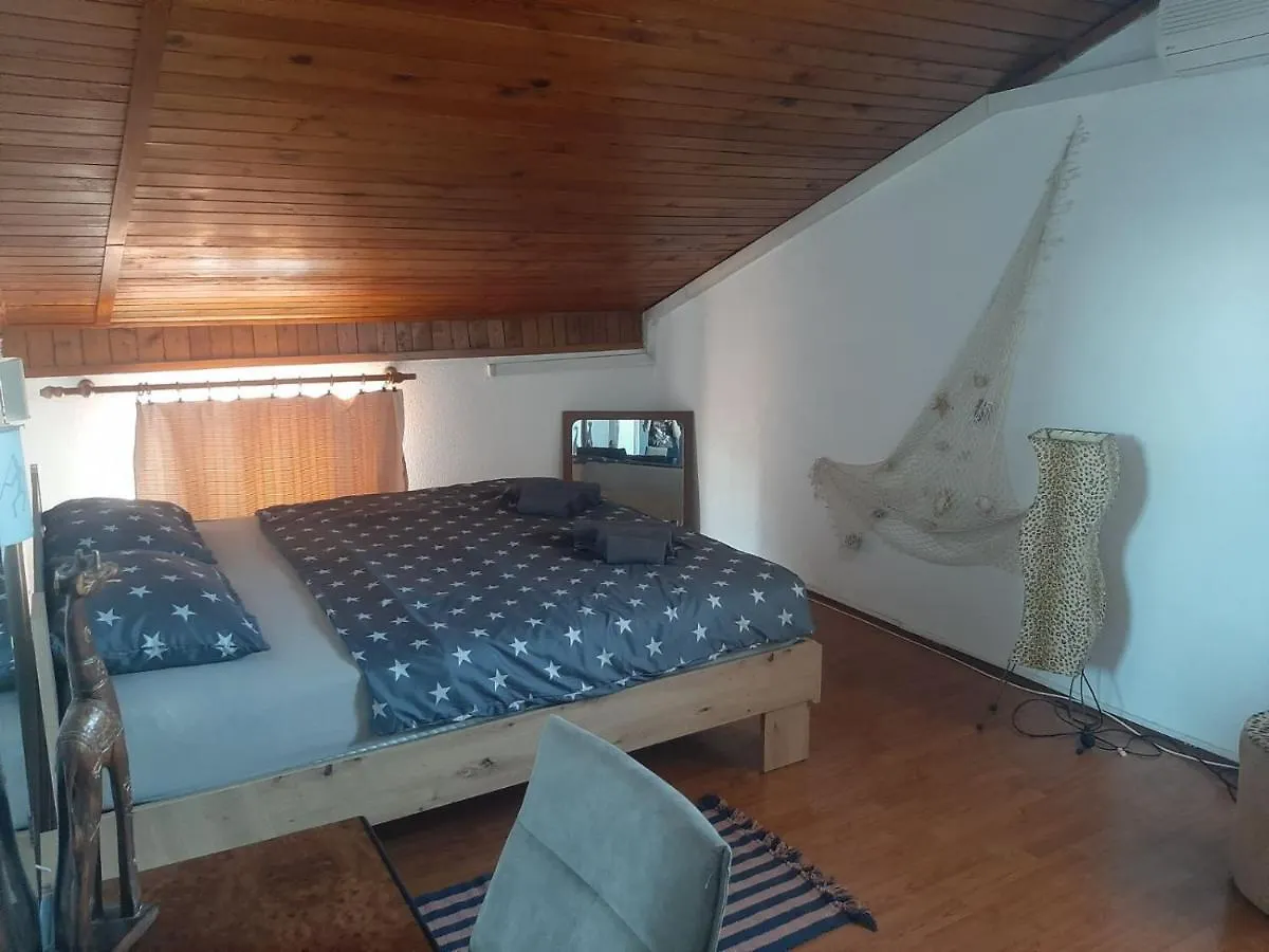 Sea View Apartment In The Center Of Pula